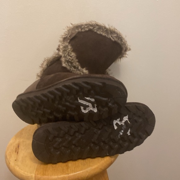 BEARPAW Boots NWOT Sz 8 Brown - Picture 3 of 4